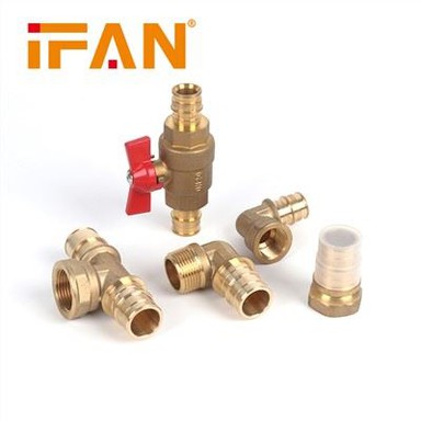 Medeninasti raztezni priključek